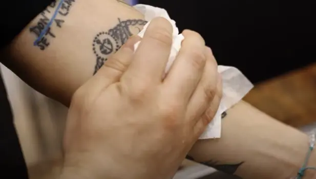 how to clean a tattoo